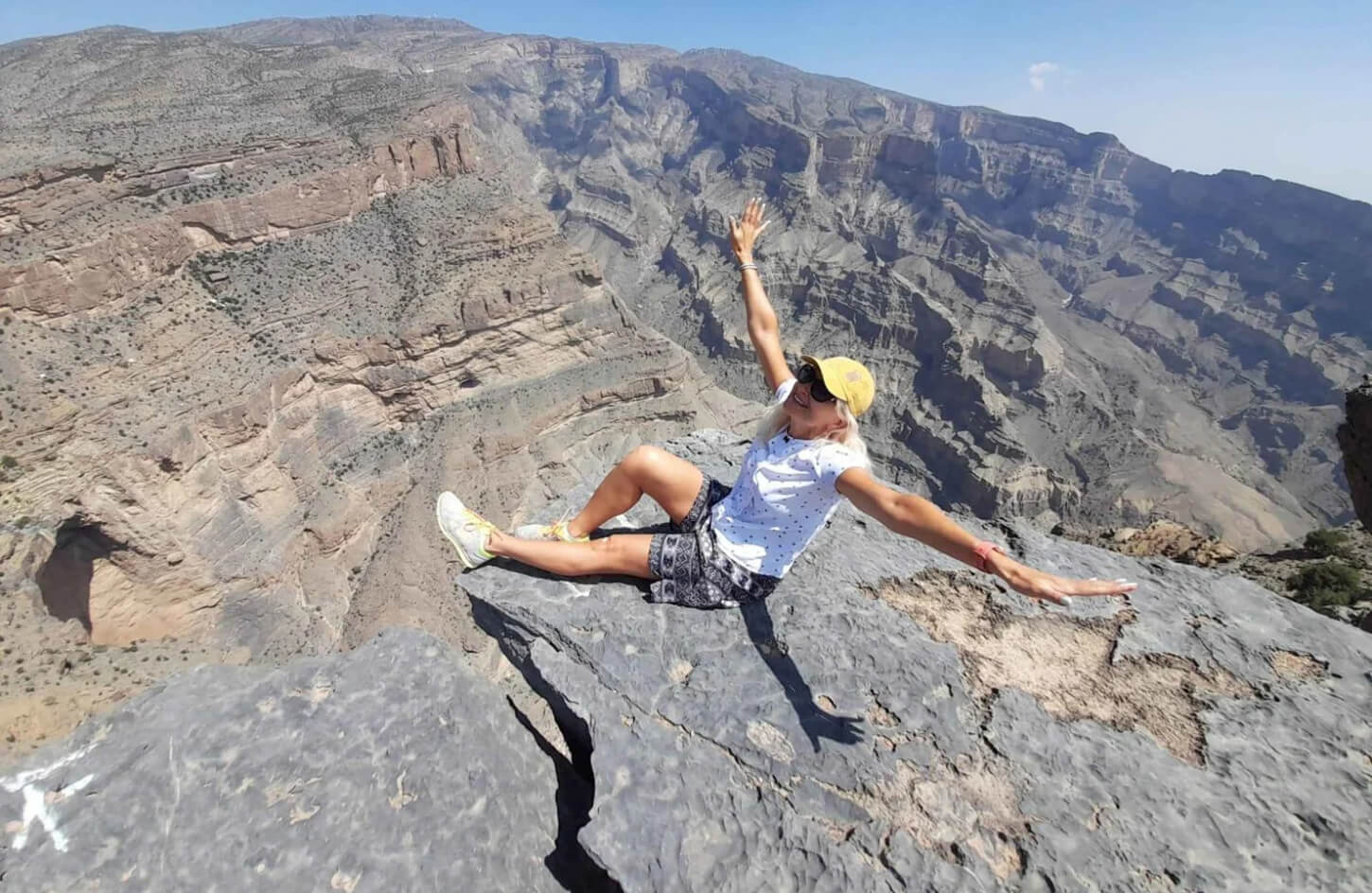 Immagini Molto Belle Di Una Donna Dalla Cima Delle Montagne Dell Oman