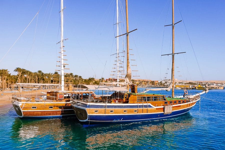 Una Meravigliosa Immagine Di Qualche Barca In Una Delle Spiagge Di Hurghada